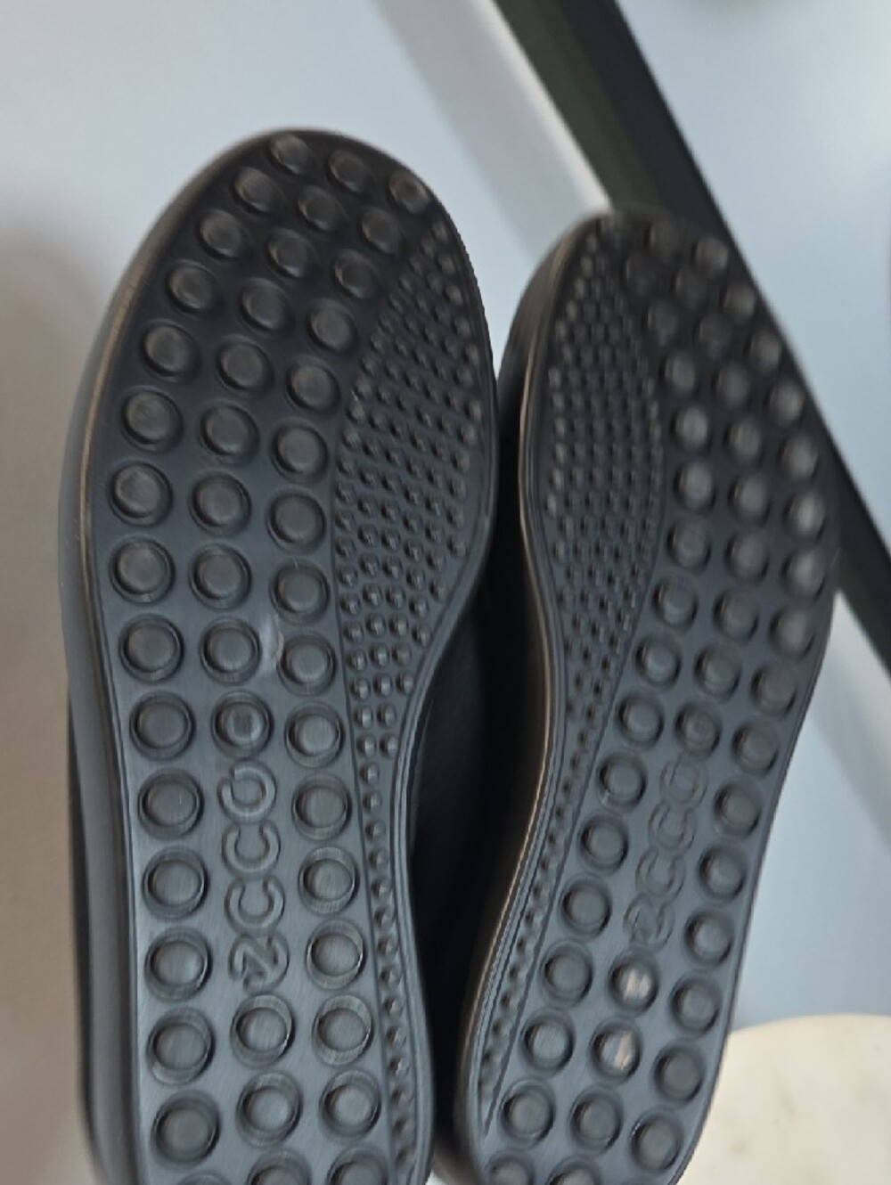 Ecco Womens Black Slip-On Loafers Size 9 - Picture 7 of 9